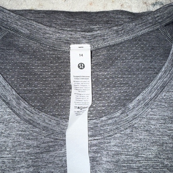 Lululemon Swiftly Short Sleeve Tee Waist Length - Picture 3 of 4